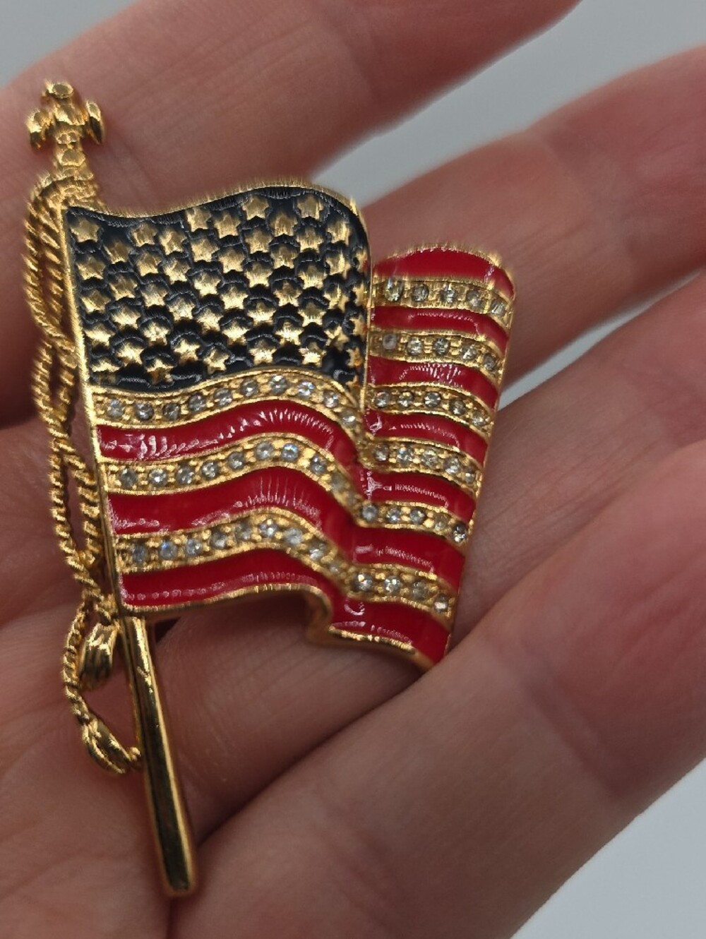 Monet Gold-Tone American Flag United We Stand Remember 9-11-2001 Brooch Enamel - Picture 5 of 10
